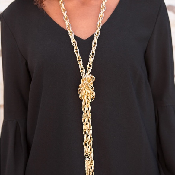 Paparazzi Scarfed for attention-Gold - Picture 4 of 6